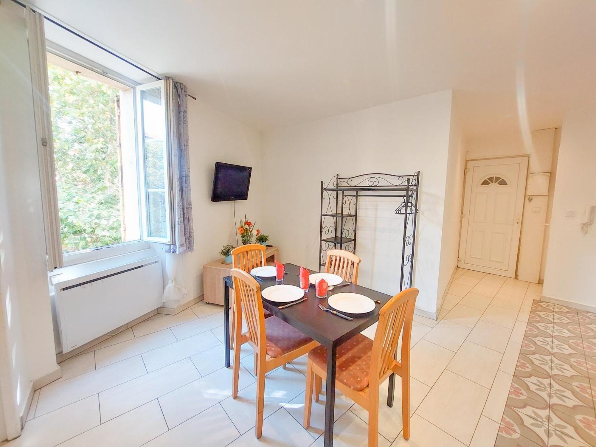 Charmant Appartement Pres Du Marche, Gare Et Port A 5Mn Toulon Kültér fotó